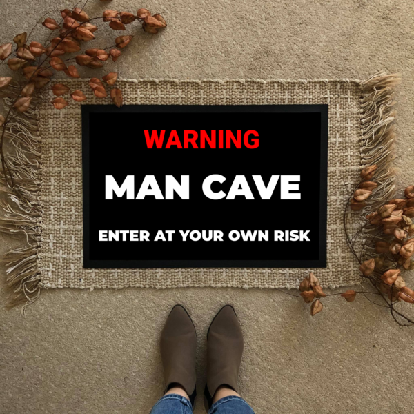 Man cave vicces feliratos Flat standard lábtörlő - több méretben