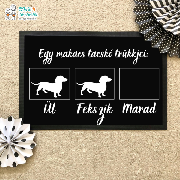Egy makacs tacskó trükkjei - kutyás lábtörlő több méretben